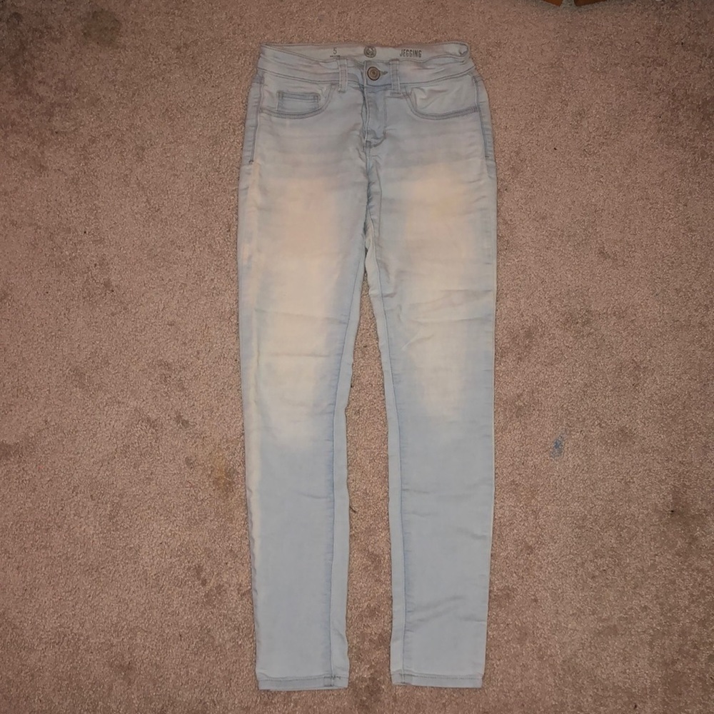 light-wash mid-rise jeggings
